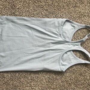 Lululemon tank size 6